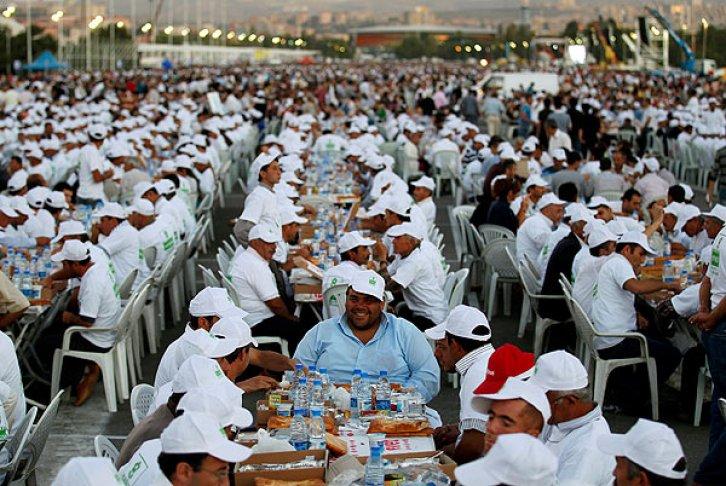 Başkentte 70 bin kişilik iftar rekoru   - Resim 15