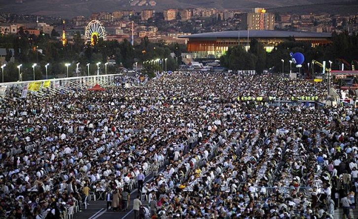 Başkentte 70 bin kişilik iftar rekoru   - Resim 6
