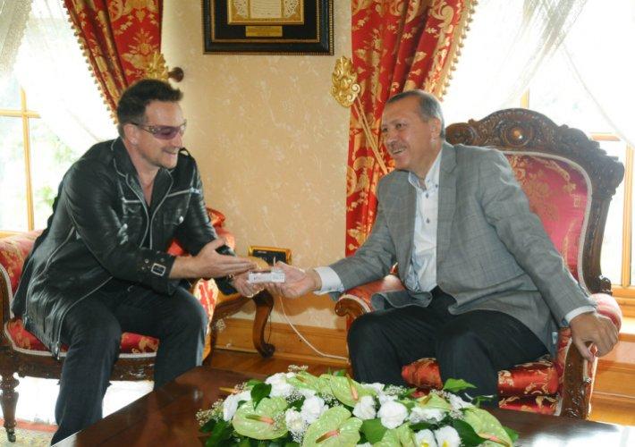 U2 Başbakan'la bir arada - Resim 2