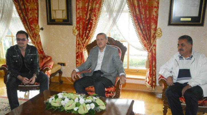 U2 Başbakan'la bir arada - Resim 3