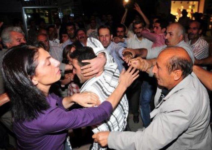 Hakkari’de PKK’lının öldürülmesi Van’da protesto edildi - Resim 2