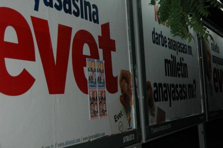 İkinci korsan afiş krizi