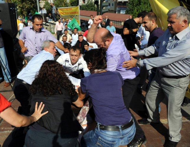 Akın Birdal'a yumruklu saldırı - Resim 1