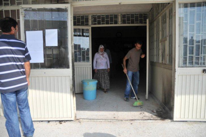Türkiye referandum için sandık başında - Resim 1