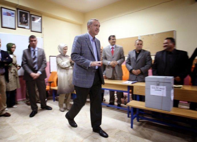 Türkiye referandum için sandık başında - Resim 25