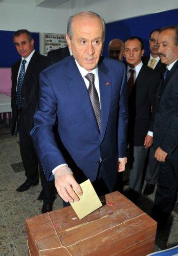 Türkiye referandum için sandık başında - Resim 12