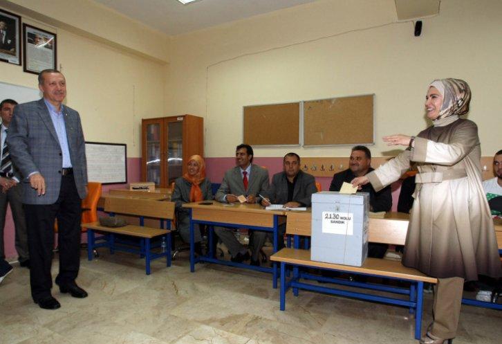 Türkiye referandum için sandık başında - Resim 26