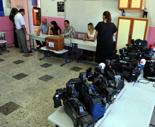 Türkiye referandum için sandık başında - Resim 4