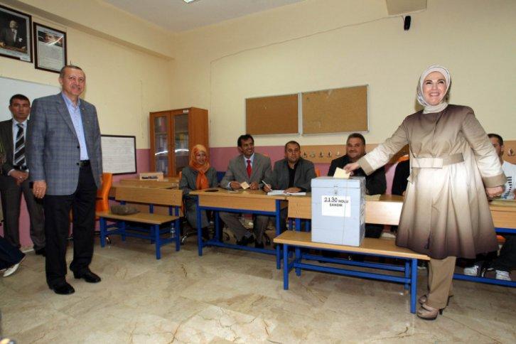 Türkiye referandum için sandık başında - Resim 27
