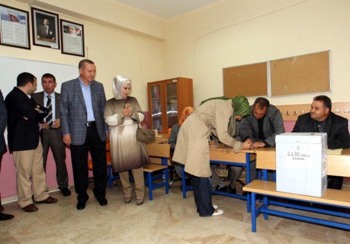 Türkiye referandum için sandık başında - Resim 23