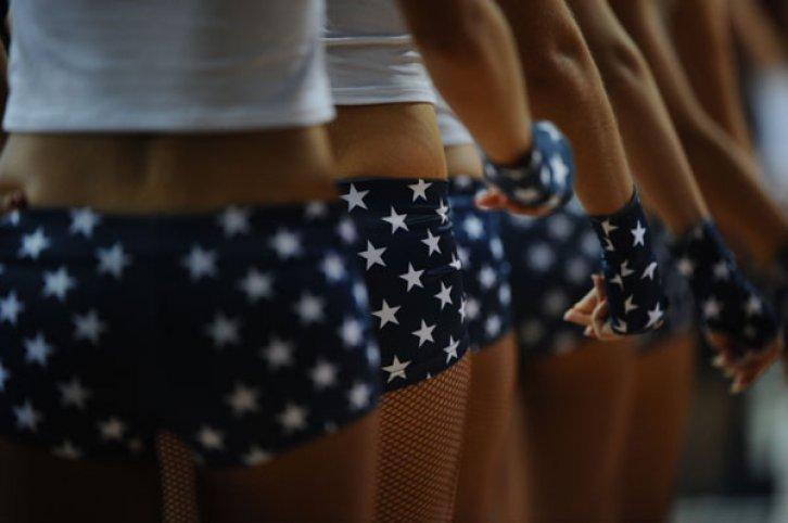 FİBA 2010'un seksi ponpon kızları