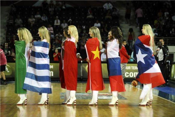 FİBA 2010'un seksi ponpon kızları