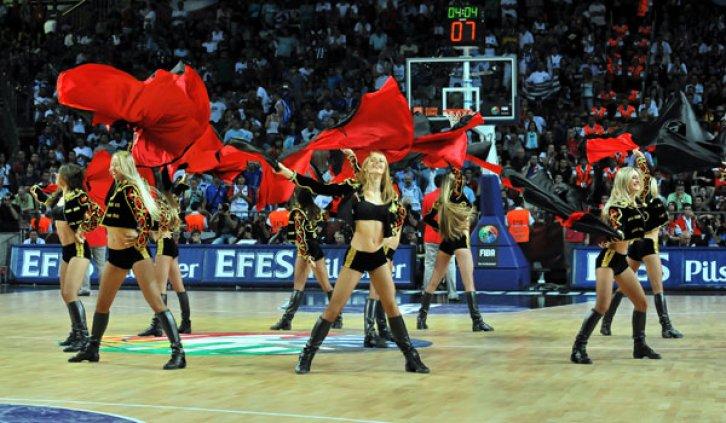 FİBA 2010'un seksi ponpon kızları