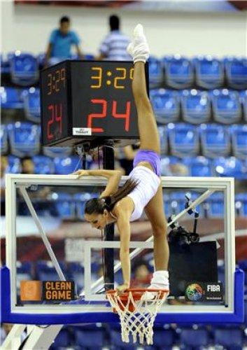 FİBA 2010'un seksi ponpon kızları