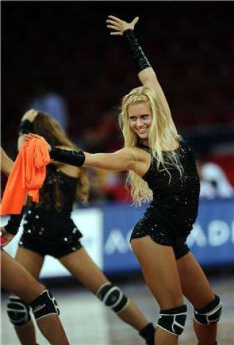 FİBA 2010'un seksi ponpon kızları