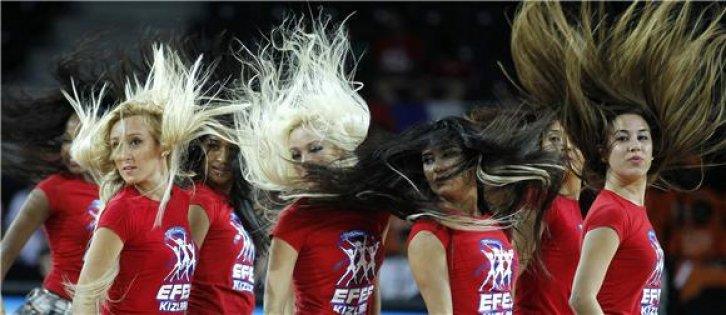 FİBA 2010'un seksi ponpon kızları