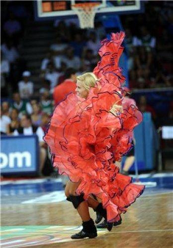 FİBA 2010'un seksi ponpon kızları