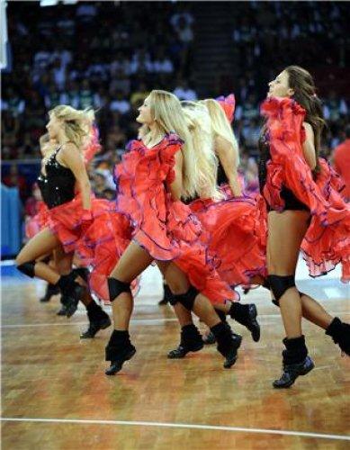 FİBA 2010'un seksi ponpon kızları