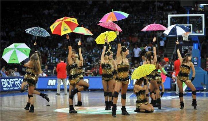 FİBA 2010'un seksi ponpon kızları