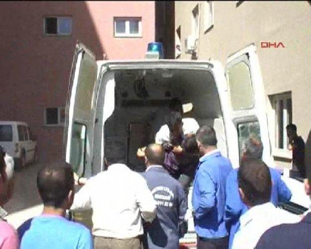 Hakkari'de minibüs mayına çarptı - Resim 4