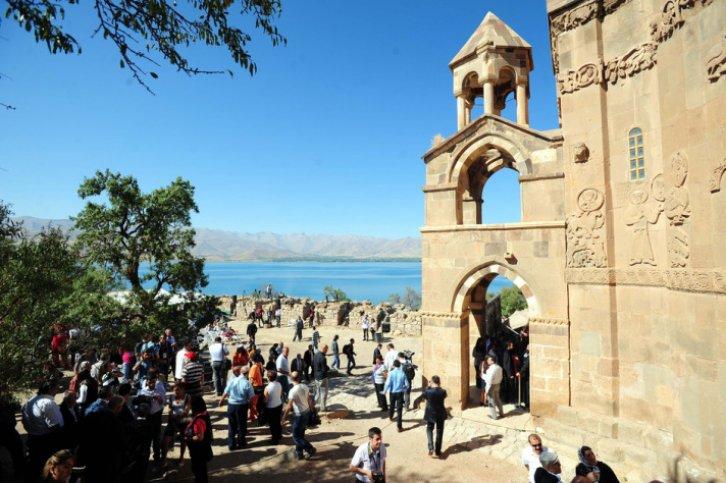 Van Akdamar'da 95 yıl sonra ilk ayin - Resim 2