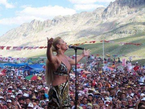  Hangi ünlü hangi takımı tutuyor