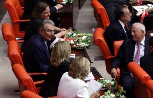 Abdullah Gül'ün Meclis konuşmasında ayağa kalkmadılar - Resim 15