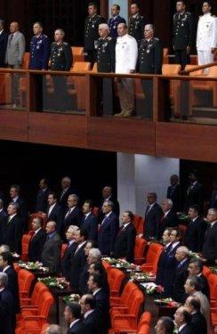 Abdullah Gül'ün Meclis konuşmasında ayağa kalkmadılar - Resim 16