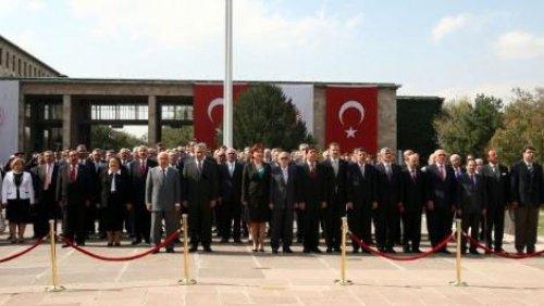 Abdullah Gül'ün Meclis konuşmasında ayağa kalkmadılar - Resim 2