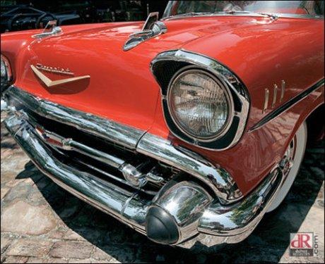 Ünlülerin dudak uçuklatan arabaları