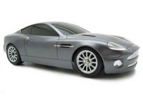 Ünlülerin dudak uçuklatan arabaları