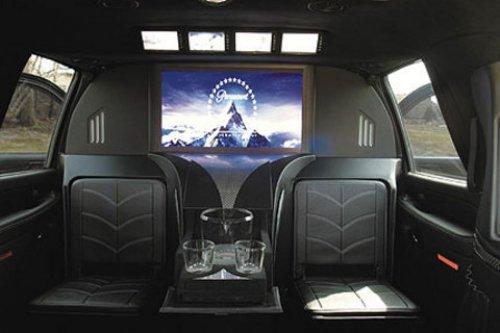 Ünlülerin dudak uçuklatan arabaları