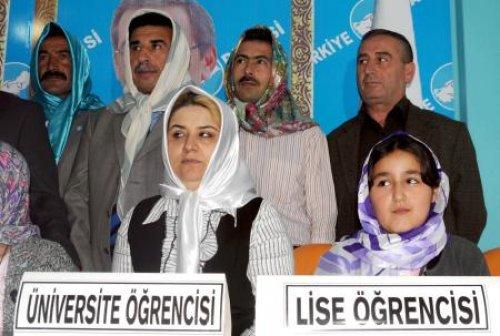 Partili erkekler de kadınlarla birlikte başlarını örttü - Resim 3
