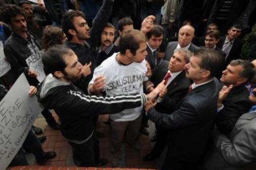 Üniversitede Abdullah Gül'e protesto  - Resim 5