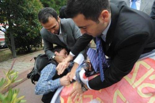 Üniversitede Abdullah Gül'e protesto  - Resim 9