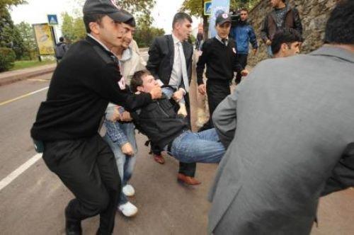 Üniversitede Abdullah Gül'e protesto  - Resim 10