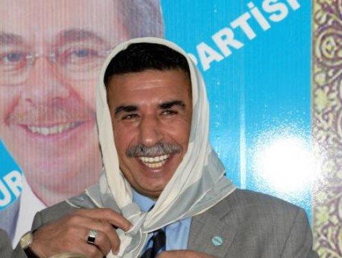 Partili erkekler de kadınlarla birlikte başlarını örttü - Resim 7
