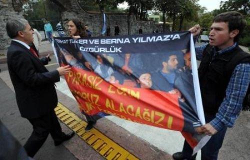 Üniversitede Abdullah Gül'e protesto  - Resim 8