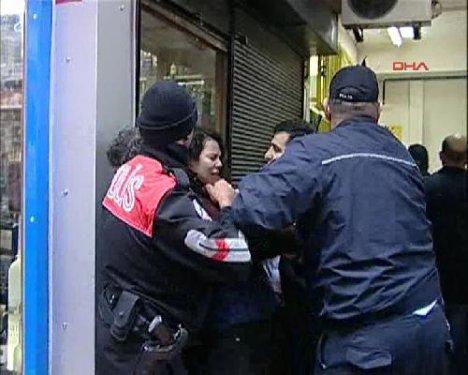 Marmara Üniversitesi'nde olay  - Resim 4