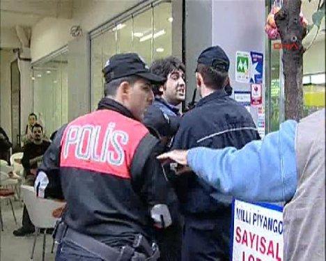 Marmara Üniversitesi'nde olay  - Resim 11