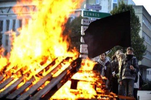 Fransa'da eylemler devam ediyor - Resim 8
