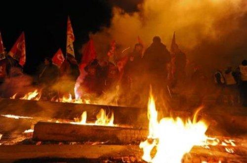 Fransa'da eylemler devam ediyor - Resim 12