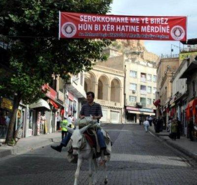 Gül'e 4 dilde karşılama - Resim 2