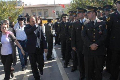 Baydemir Cumhuriyet Bayramı töreninde - Resim 13