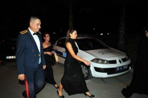 Adana'da askerler resepsiyonu terk etti - Resim 3