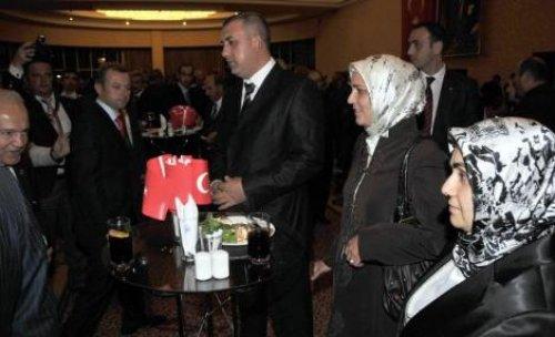 Adana'da askerler resepsiyonu terk etti - Resim 2