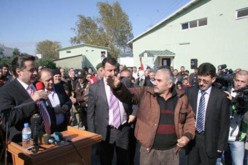 Bakan Çelik’i şaşırtan protesto - Resim 1