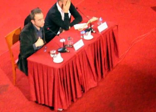 Taraf yazarına ip attılar