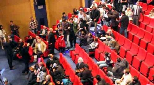 Taraf yazarına ip attılar