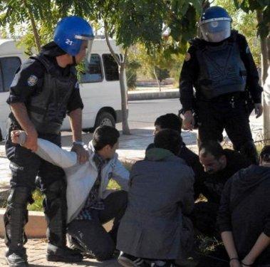 Protestocu öğrencilere polisten müdahale - Resim 15